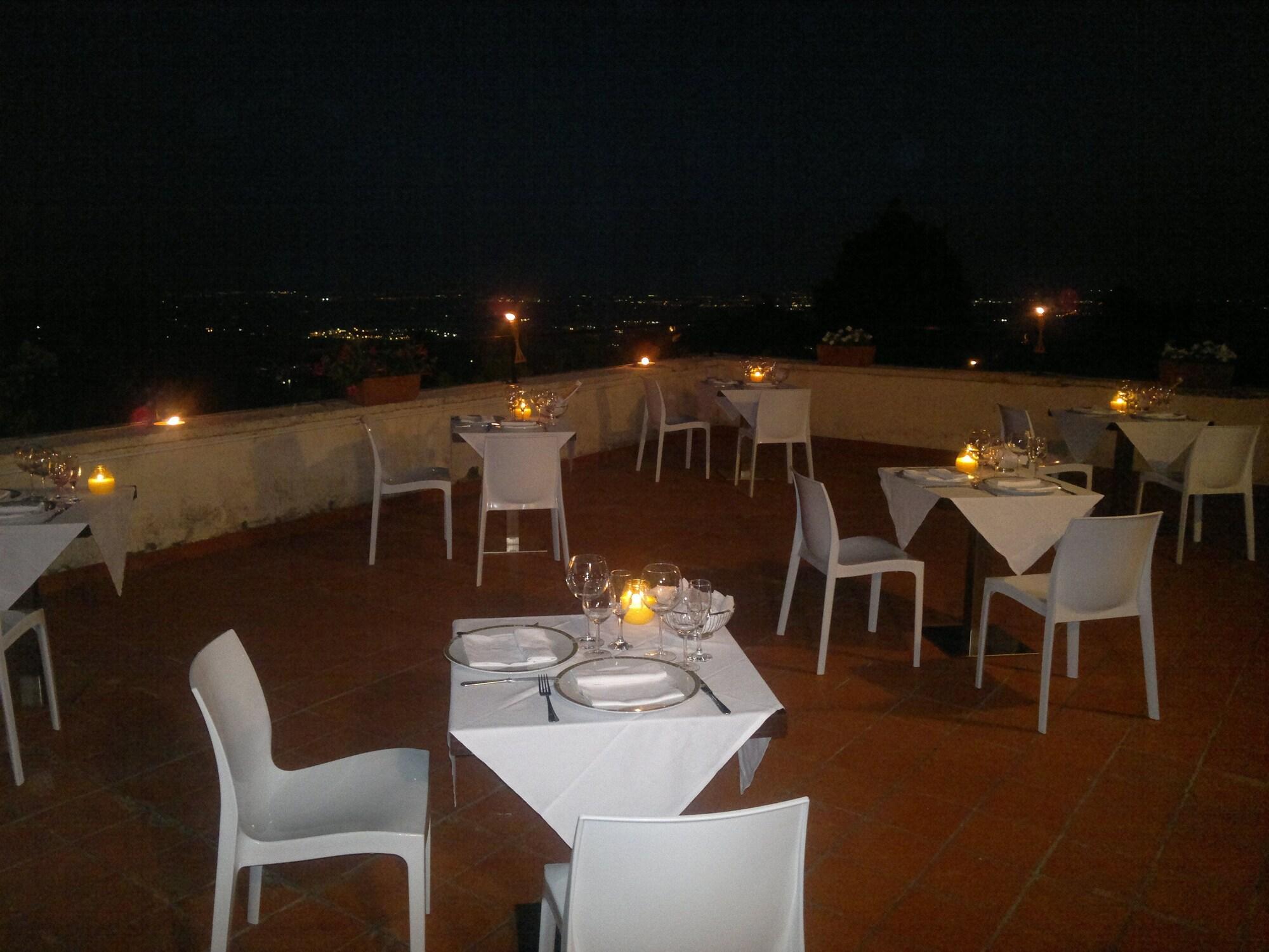 Hotel Villa Del Cardinale Norma Exteriér fotografie
