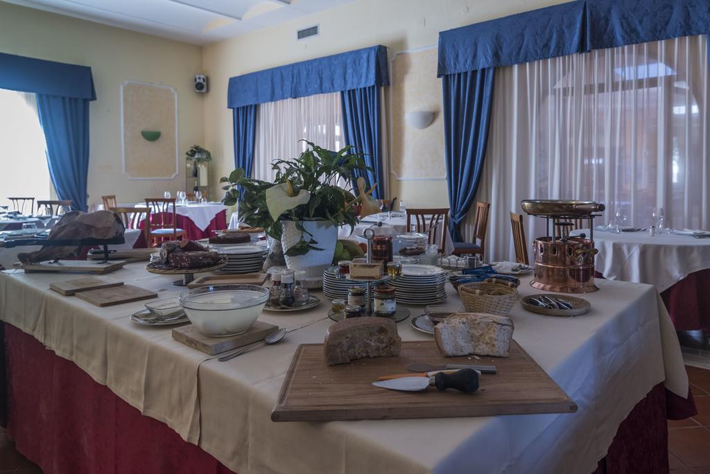 Hotel Villa Del Cardinale Norma Exteriér fotografie
