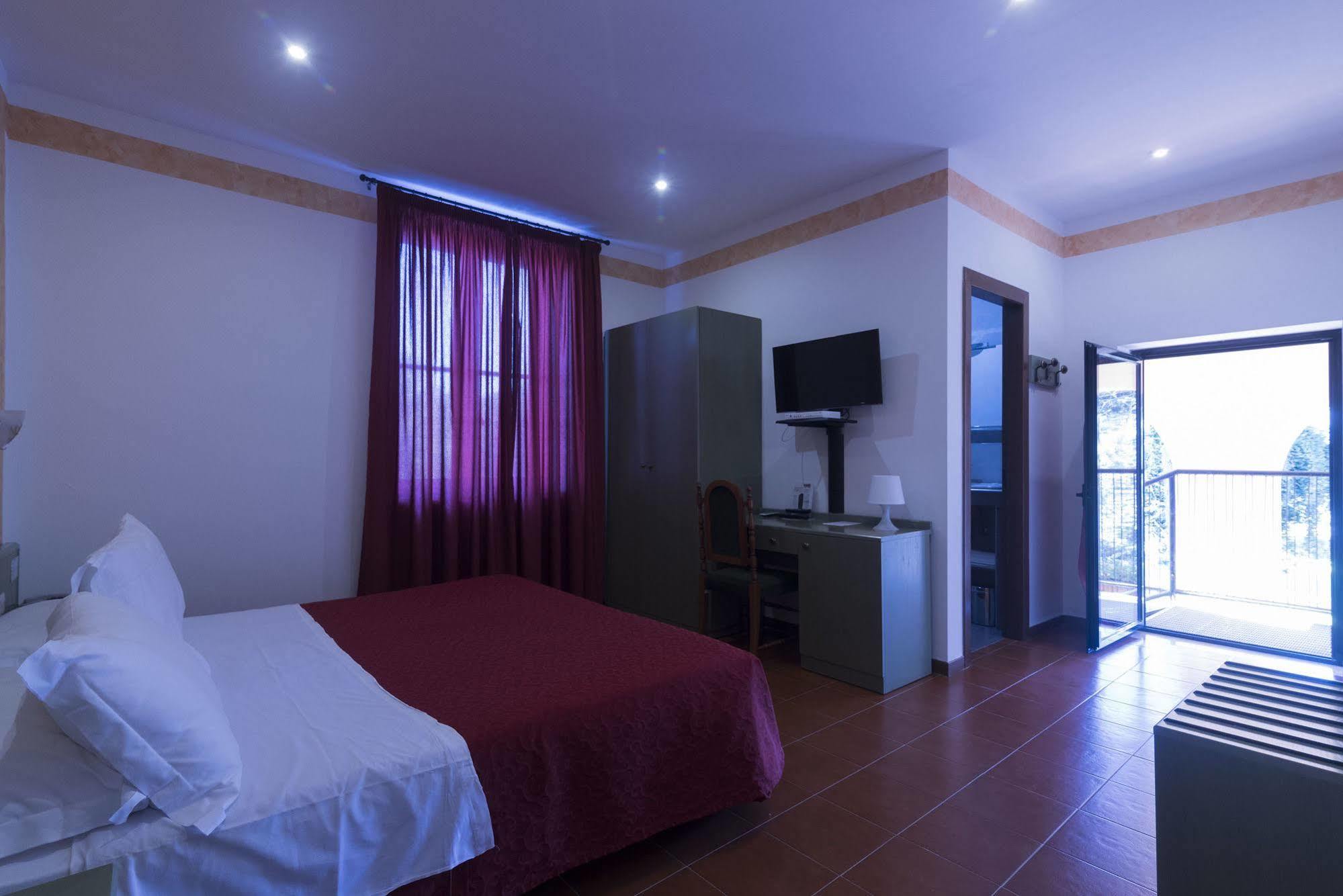 Hotel Villa Del Cardinale Norma Exteriér fotografie
